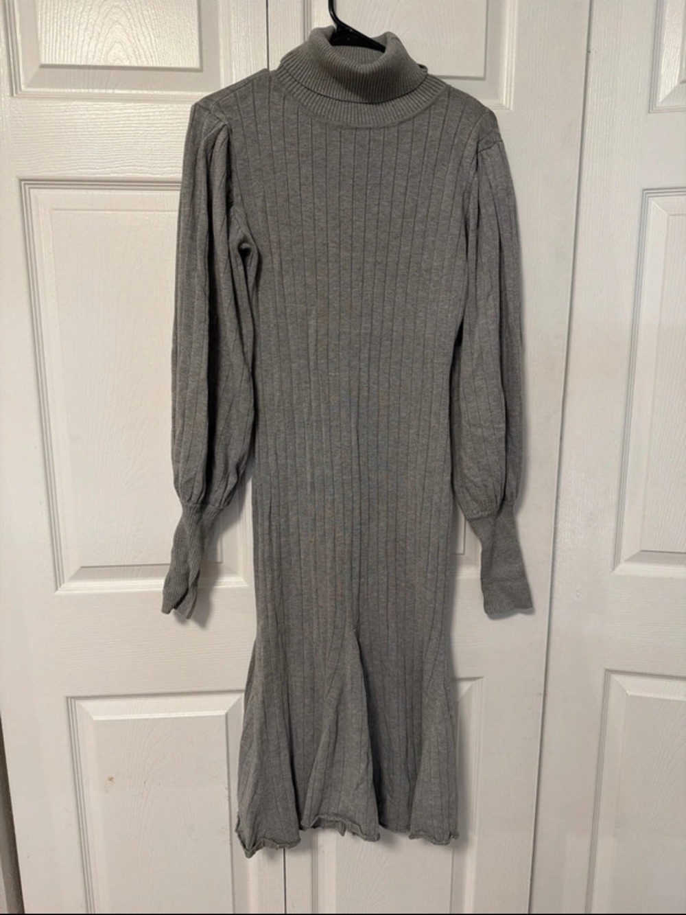 Fashion Nova Gray Ribbed Turtleneck Midi Dress with Puff Sleeves